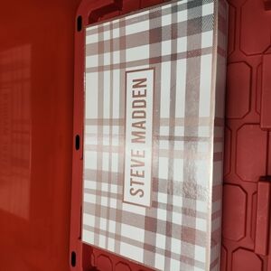 Steve Madden Plaid Box
